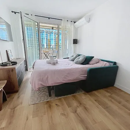 Sunny On A High Floor With Terrace